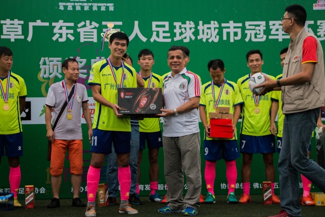 李弘权18+7上海6人上双力克浙江 总比分1-1