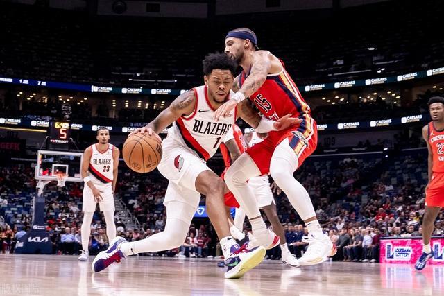 欧洲金靴实时榜单：莱万领跑 萨拉赫位列次席